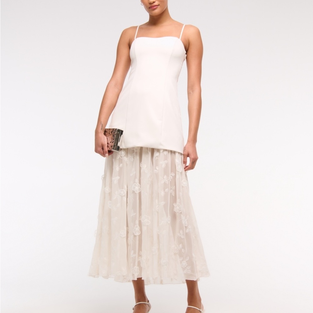 Elegant White Floral Embroidered Fabric